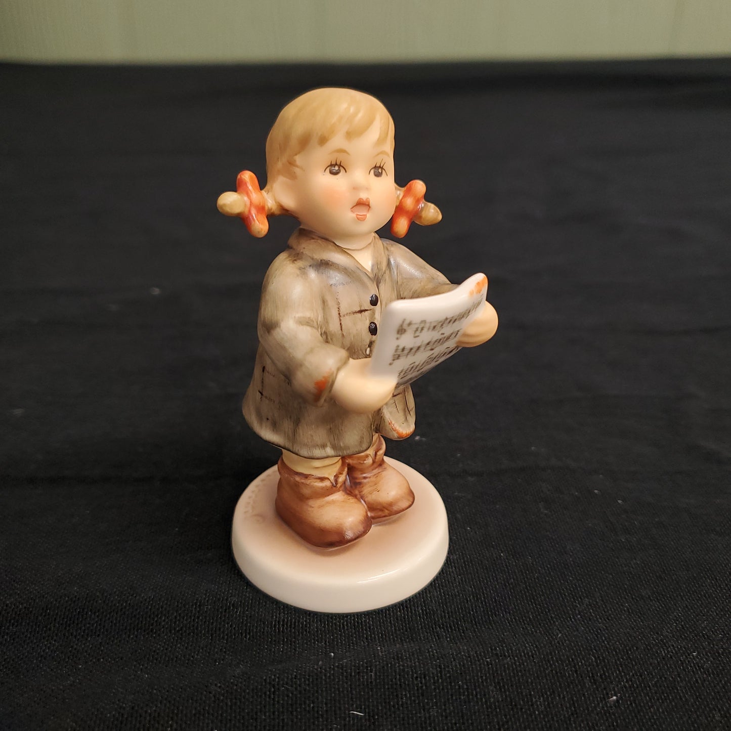 Hummel “Erstes Solo” Figurine – Model 2182