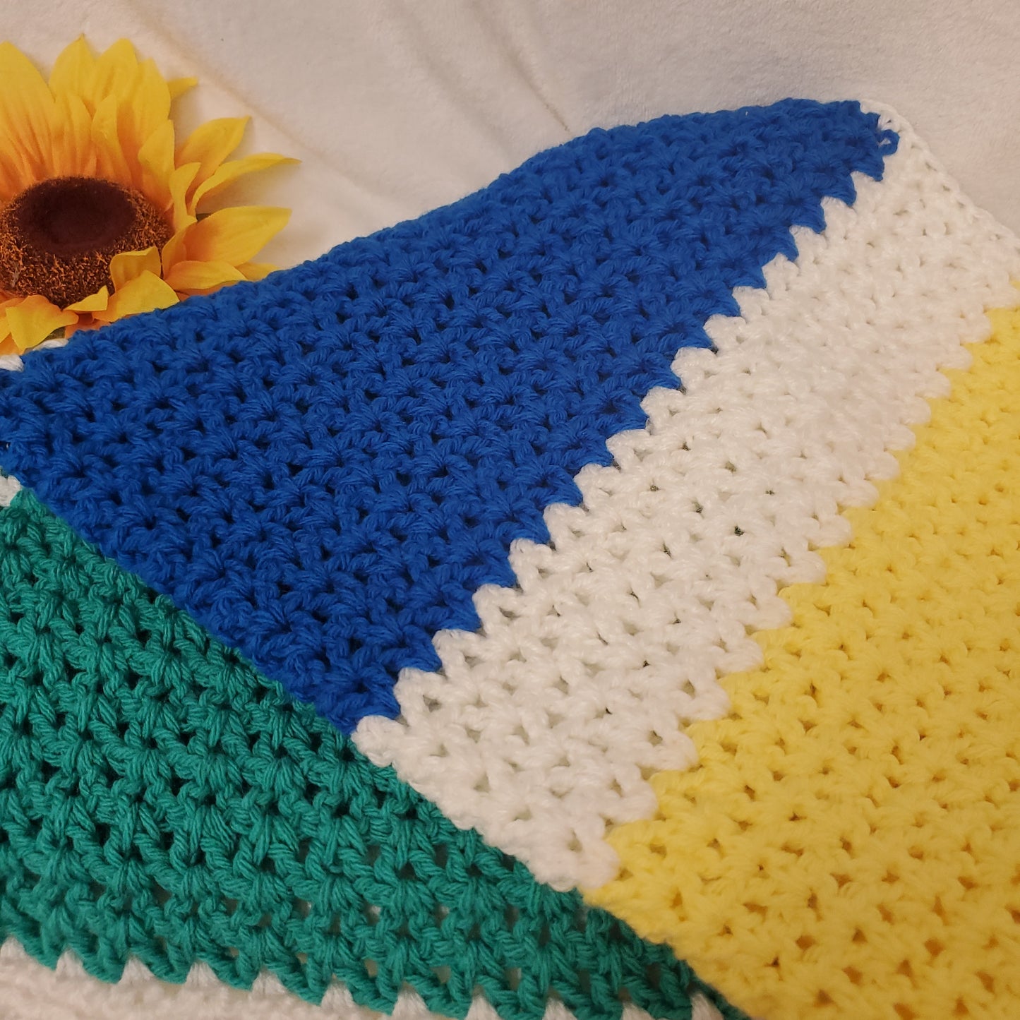 Charming Mini Crochet Blankets – Perfect for Gifting!