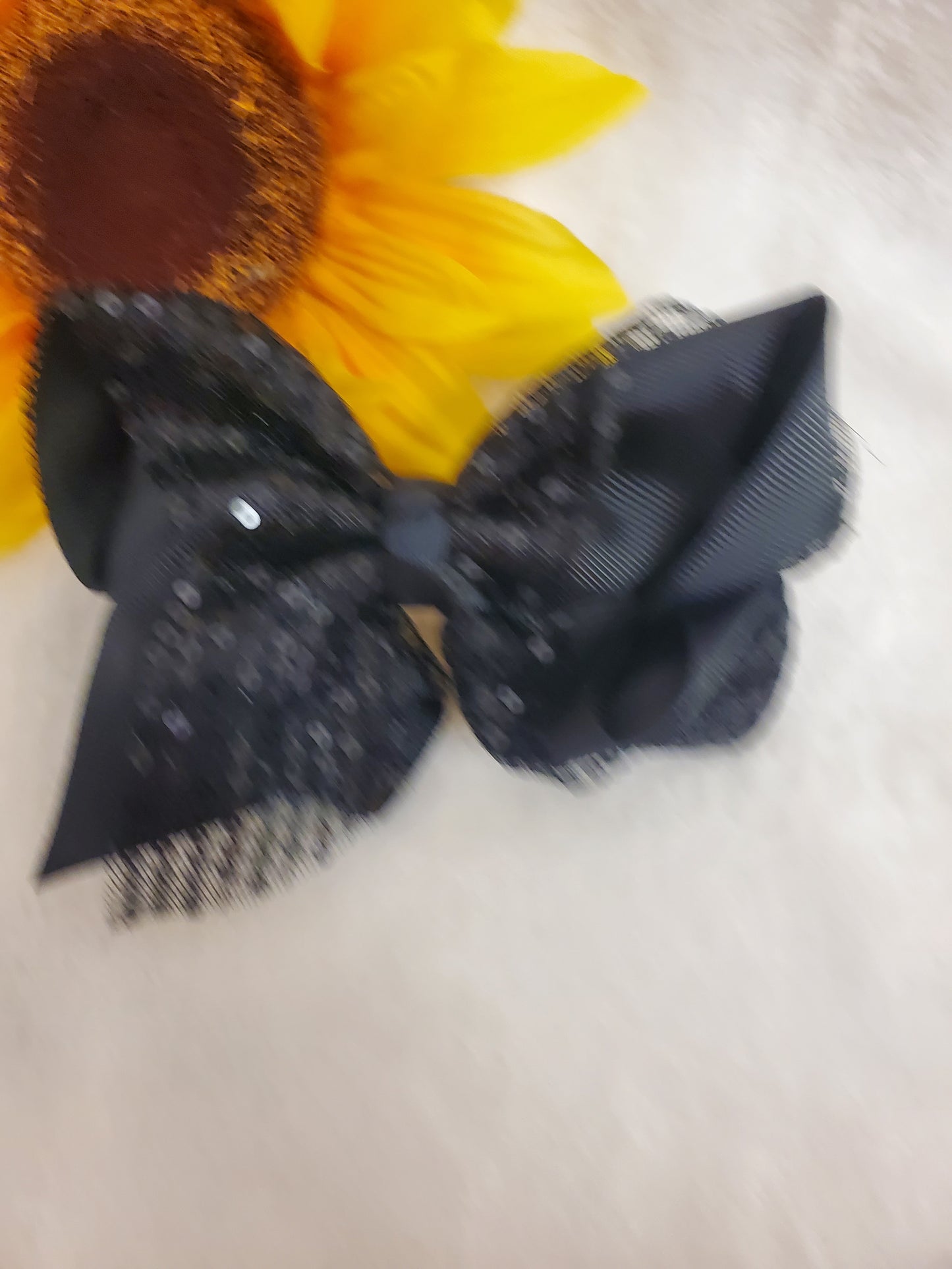 Fun & Playful Kids Hair Bow - Add Sparkle to Every Outfit
