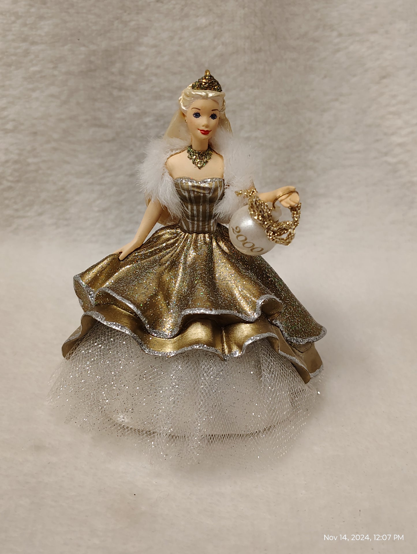 2000 Collectible Barbie Holiday Ornament - Hallmark Collection