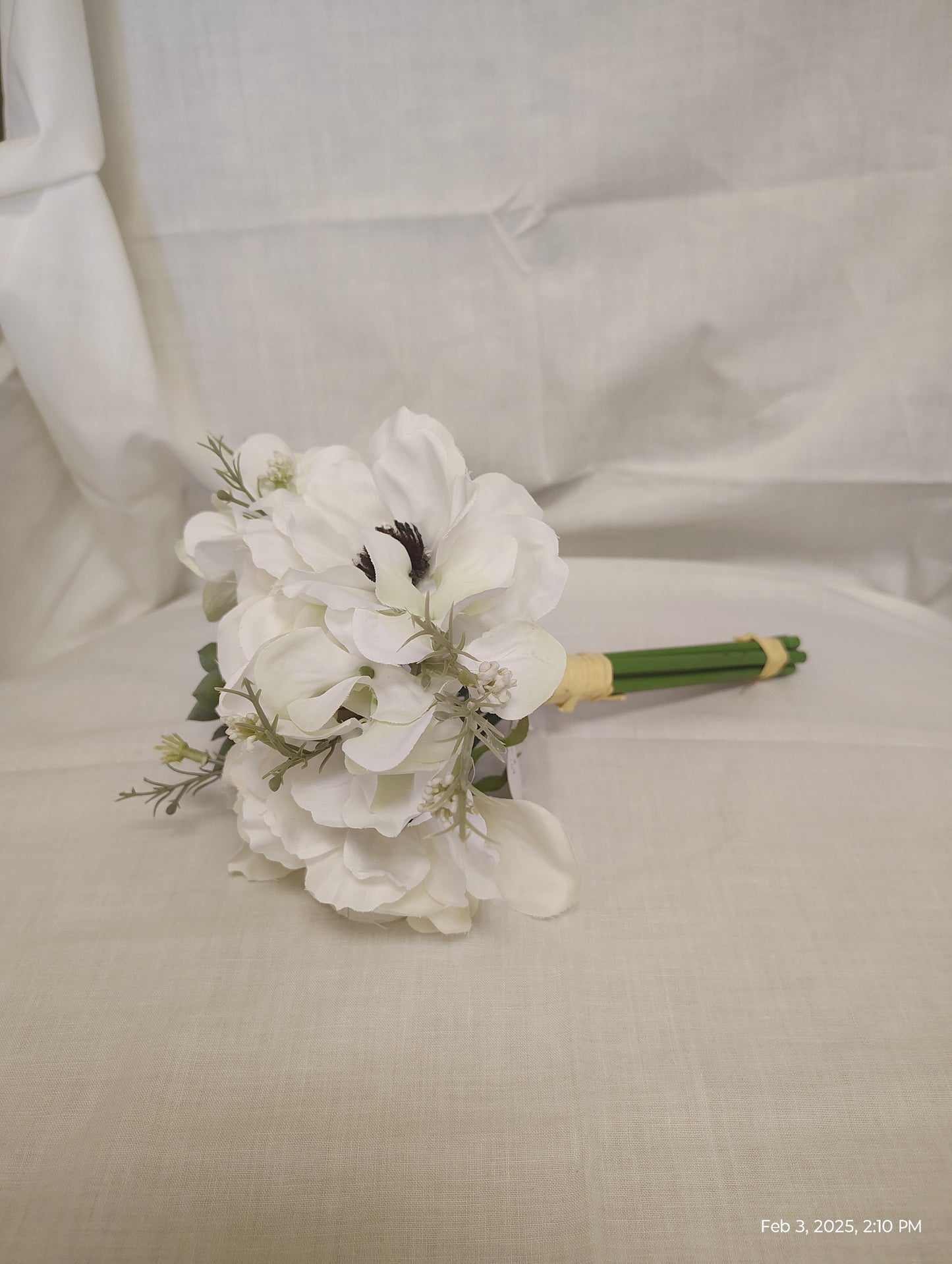 Handheld White Bouquet - Elegant Wedding Flower Arrangement