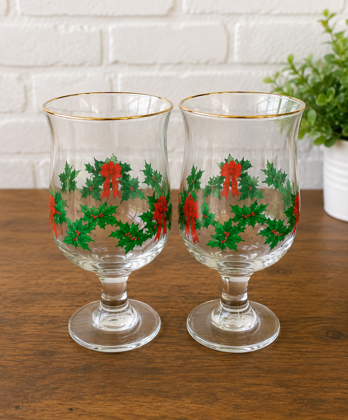 Vintage Libbey Arby's Holly Berry Christmas Wine Glasses