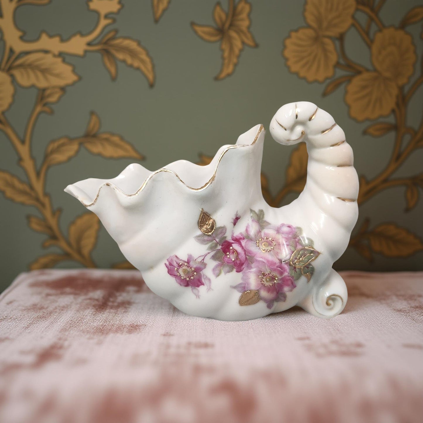 Vintage Thames Porcelain Decor - Victorian Style