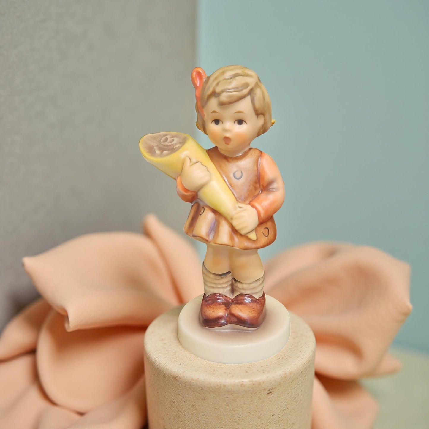 Hummel “A Sweet Offering” Figurine – Model 549/3/0