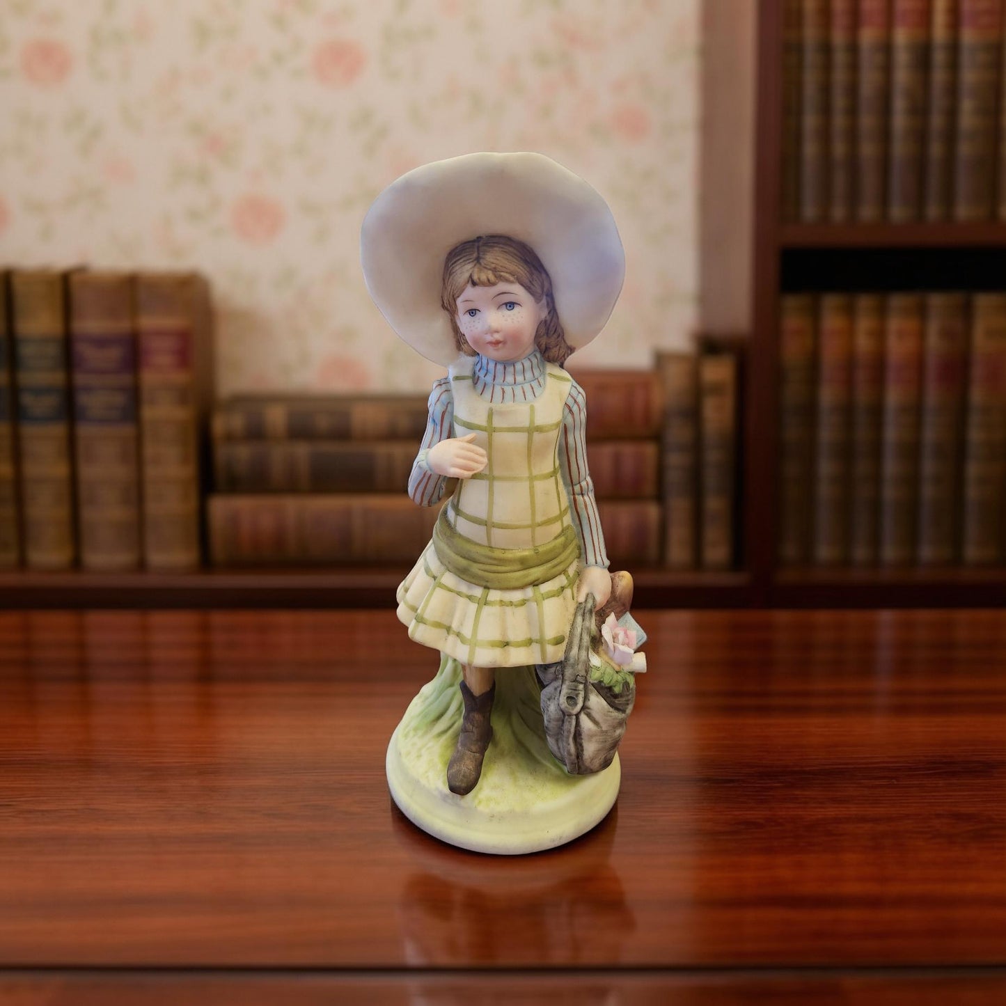Vintage 1973 Holly Hobbie Figurine
