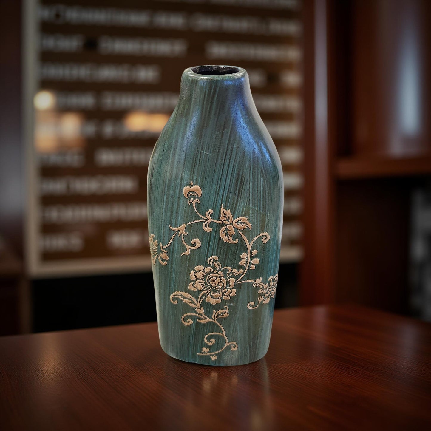 ๐ธ๐พ Vintage Glass Bottle โ Hand-Painted Floral Design (Lid Not Included)
