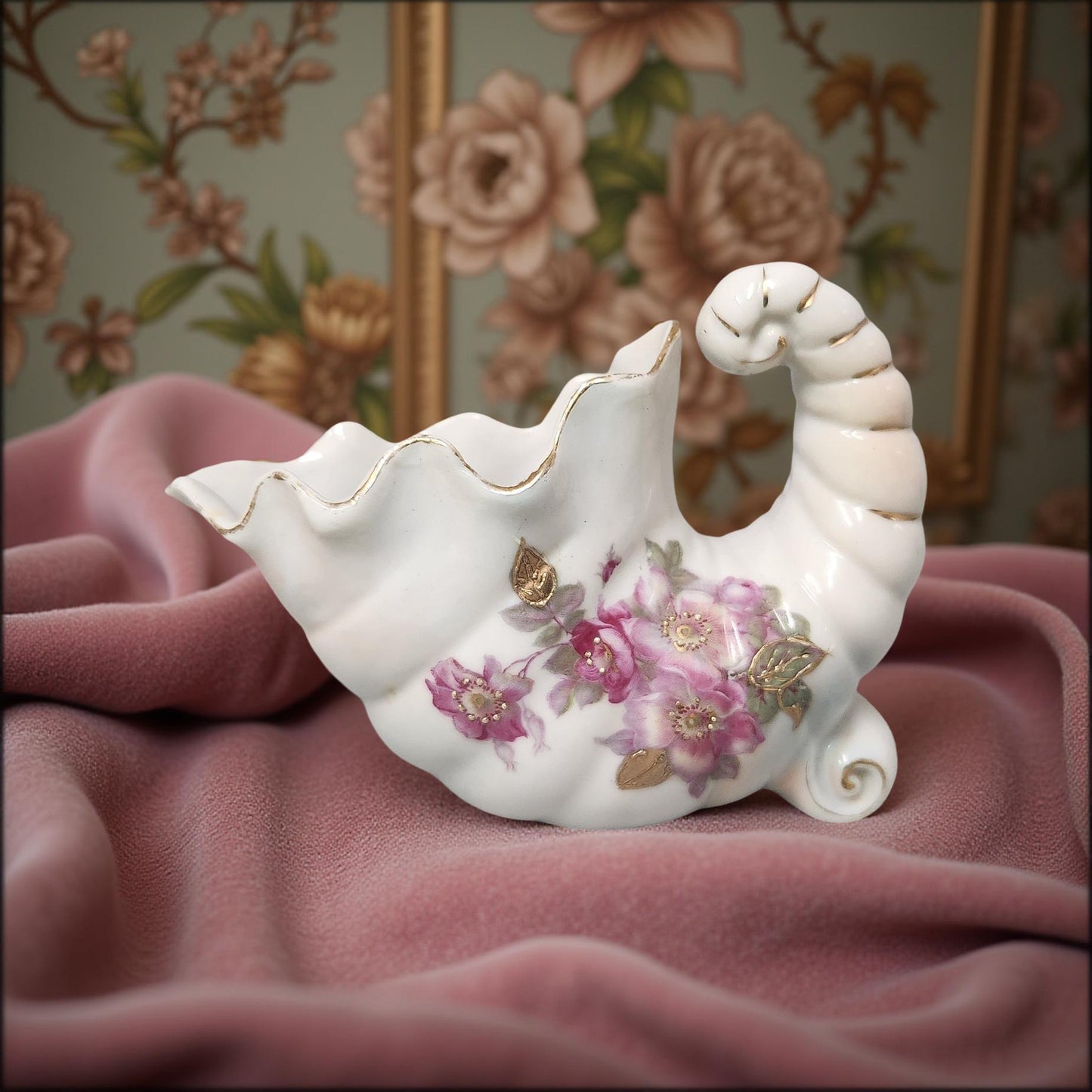 Vintage Thames Porcelain Decor - Victorian Style