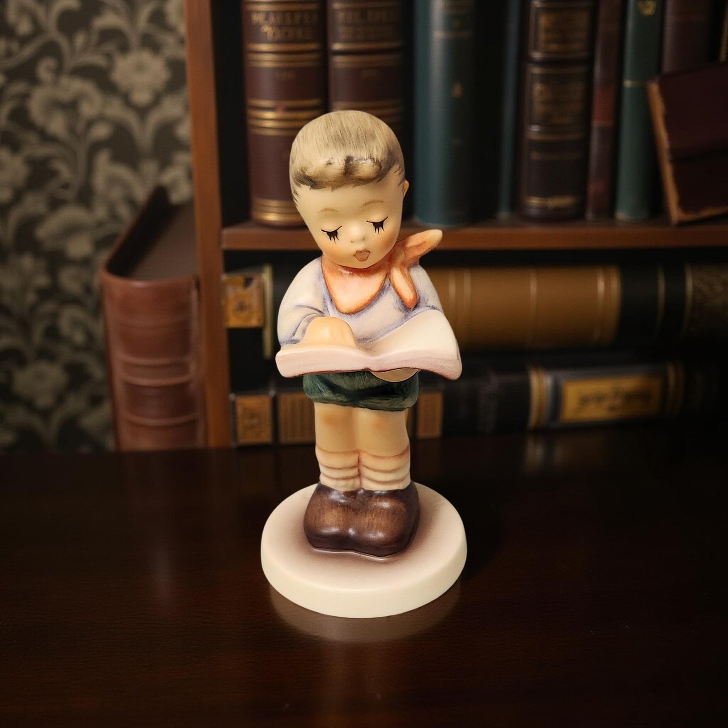 Hummel “Honor Student” Figurine – Model 2087/B