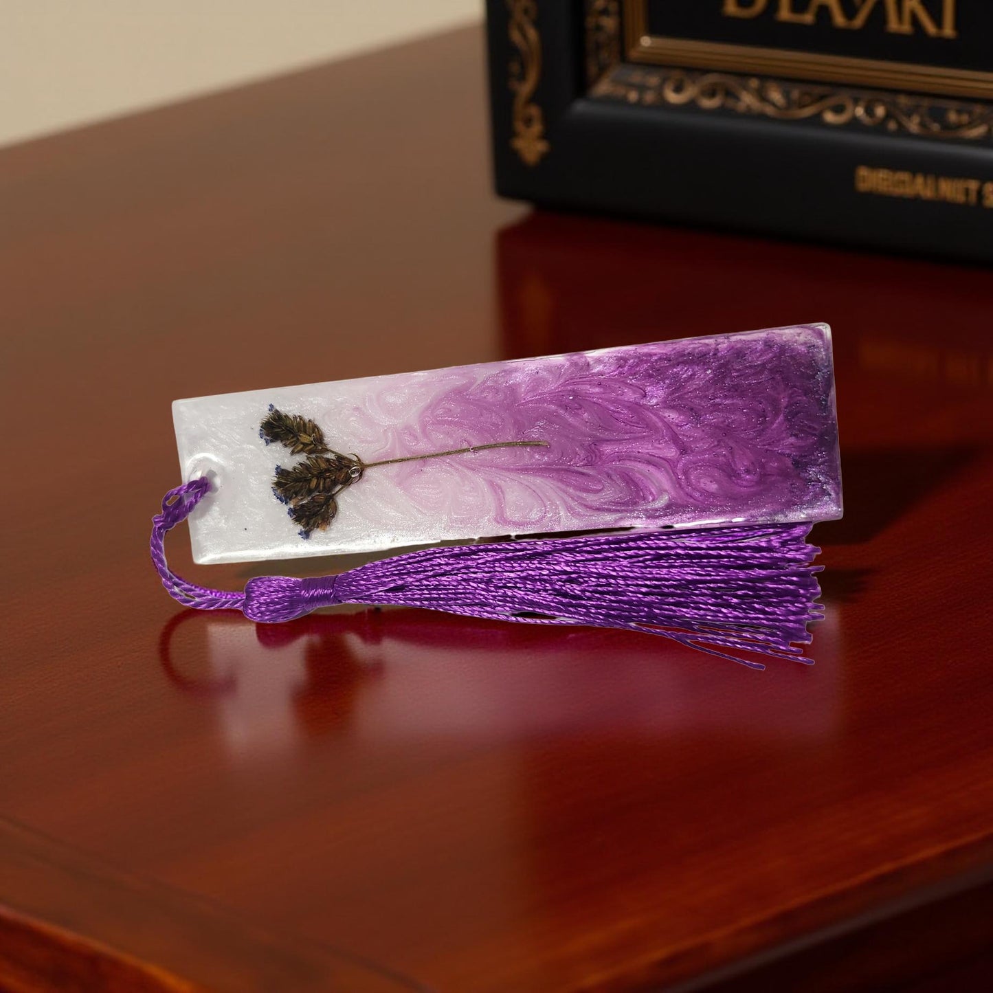 🌸 One‑of‑a‑Kind Resin Bookmark – Handmade with Beautiful Floral Designs