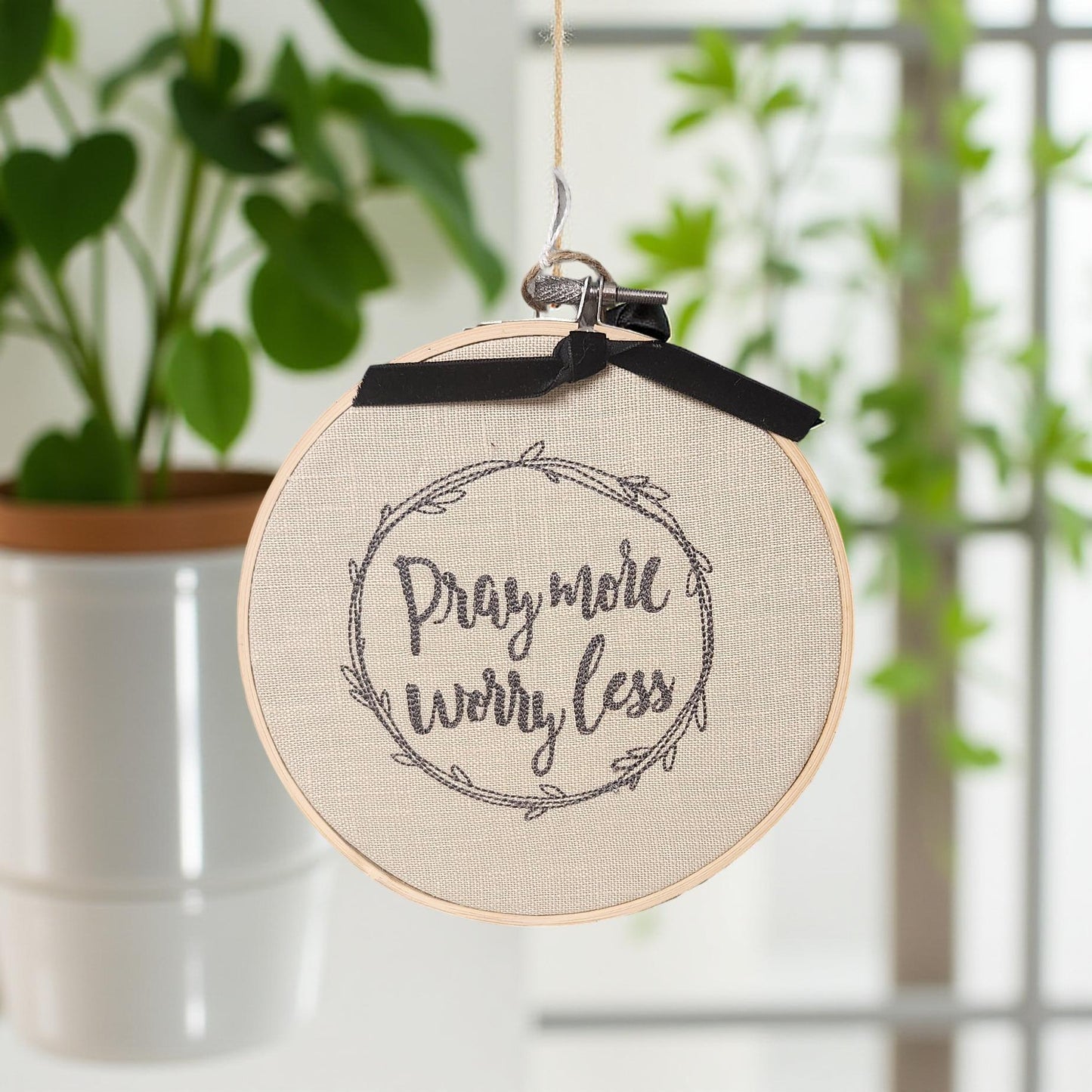 Unique Embroidery Hoop Art for Modern Living Spaces
