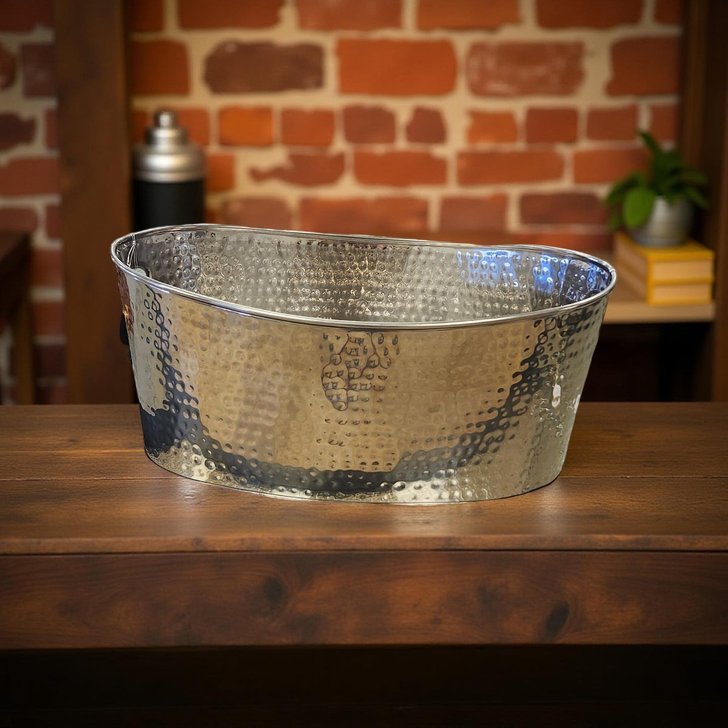 🥂 Hammered Stainless Steel Beverage Tub – Elegant Party Essential