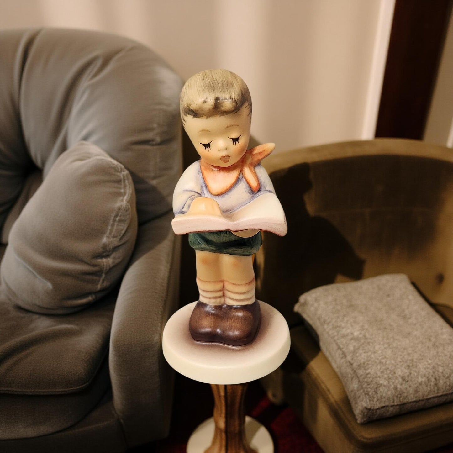 Hummel “Honor Student” Figurine – Model 2087/B