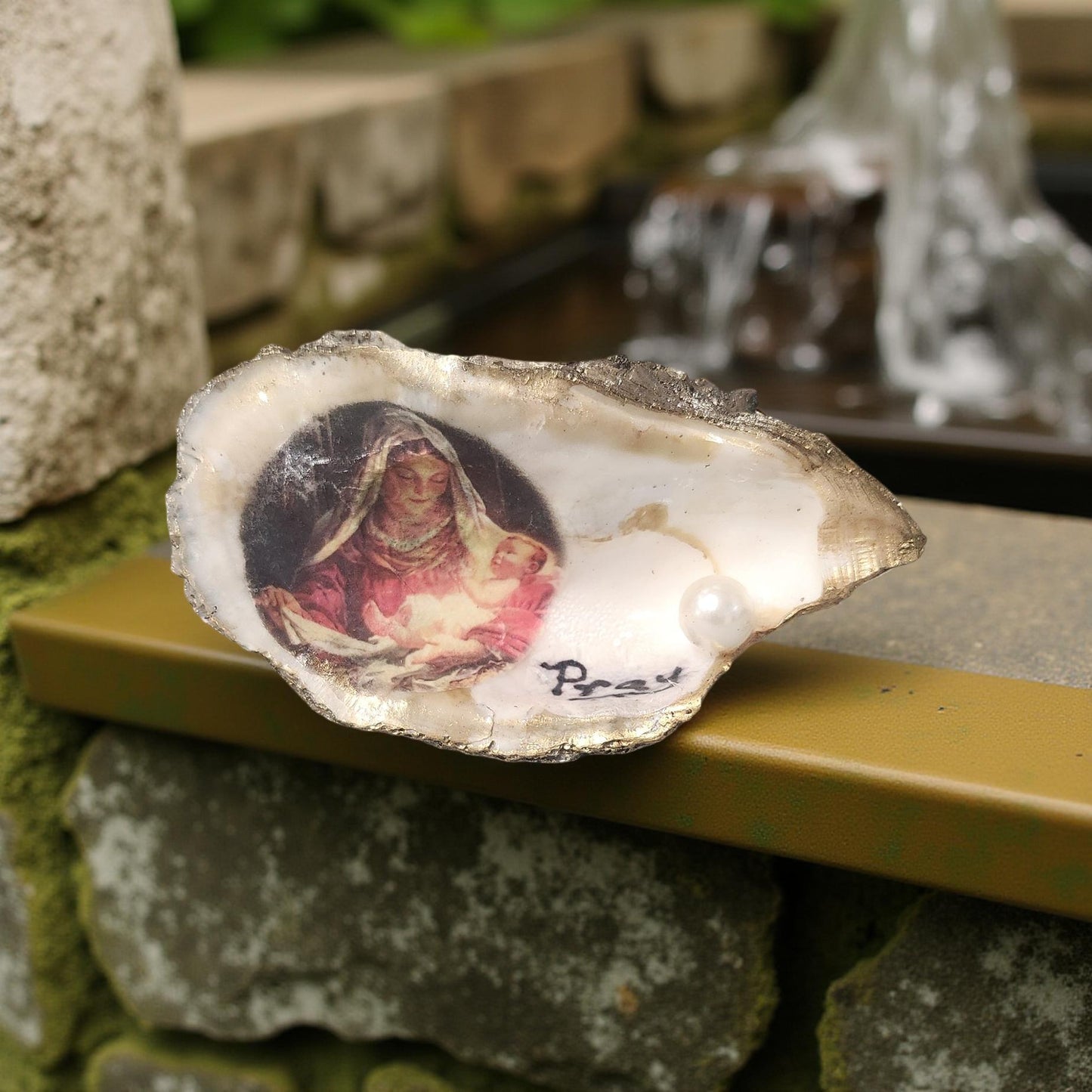 Religious Double-Sided Oyster - Mary and Jesus