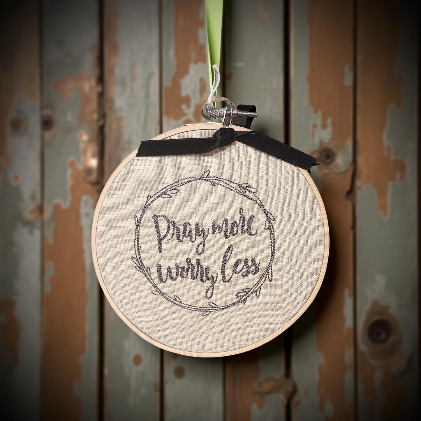 Unique Embroidery Hoop Art for Modern Living Spaces