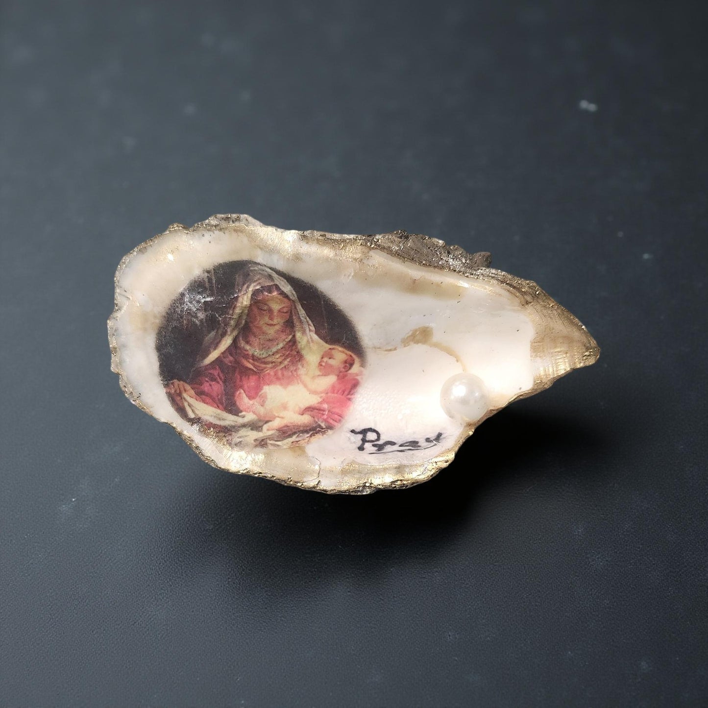 Religious Double-Sided Oyster - Mary and Jesus
