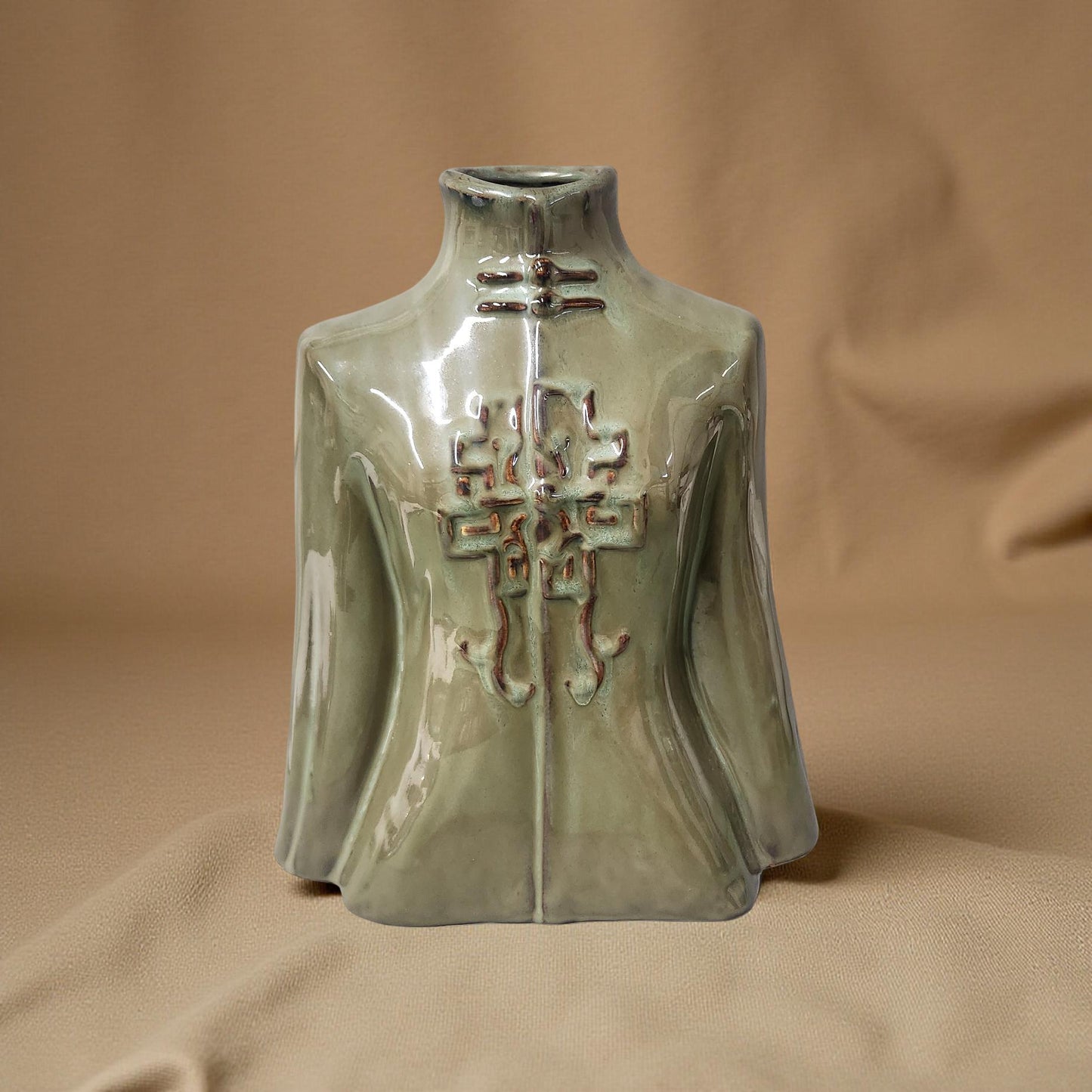 Traditional Kimono Oriental Coat Vase – Green Coat