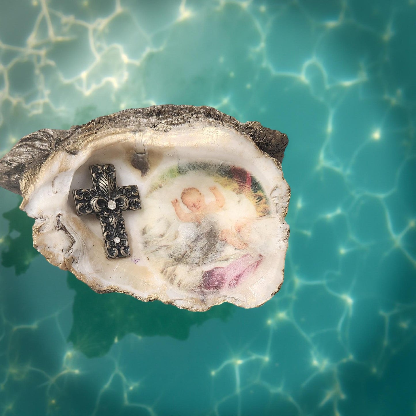 Religious Double-Sided Oyster - Mary and Jesus