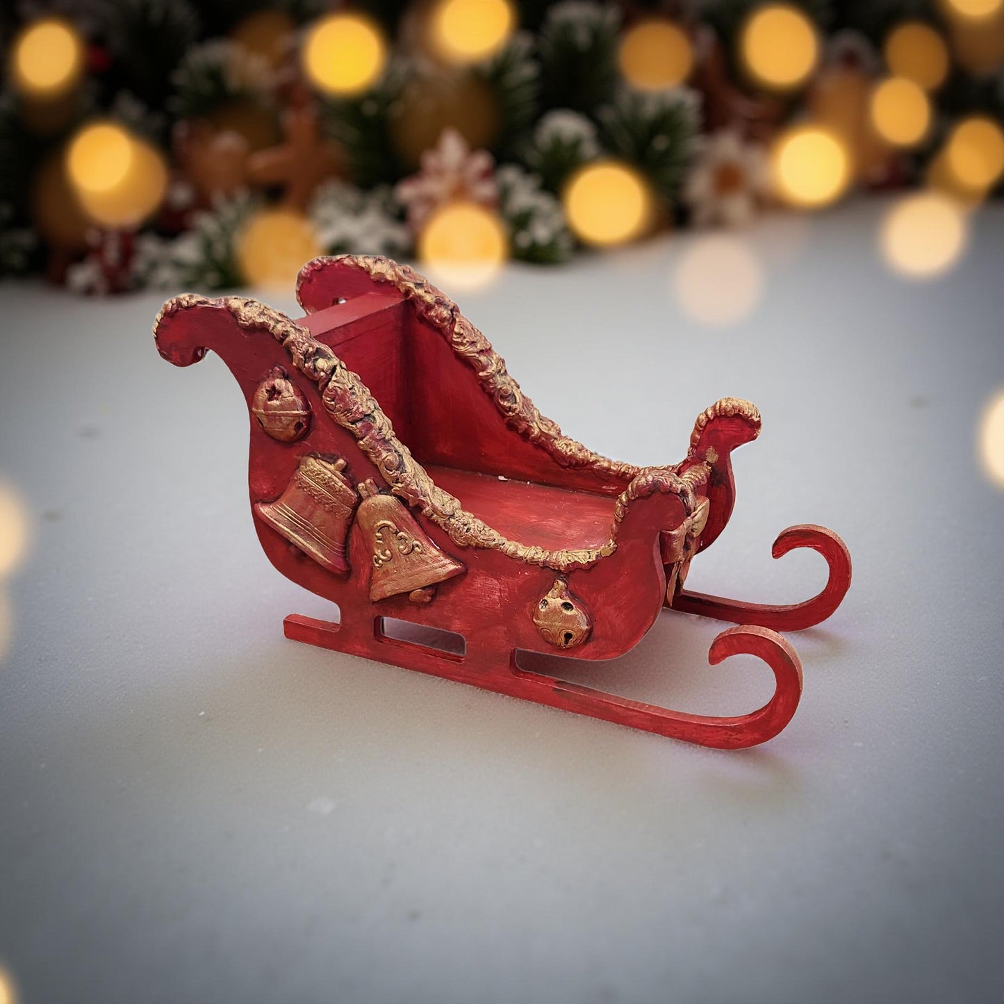 🎄 Hand-Painted Holiday Sleigh Décor