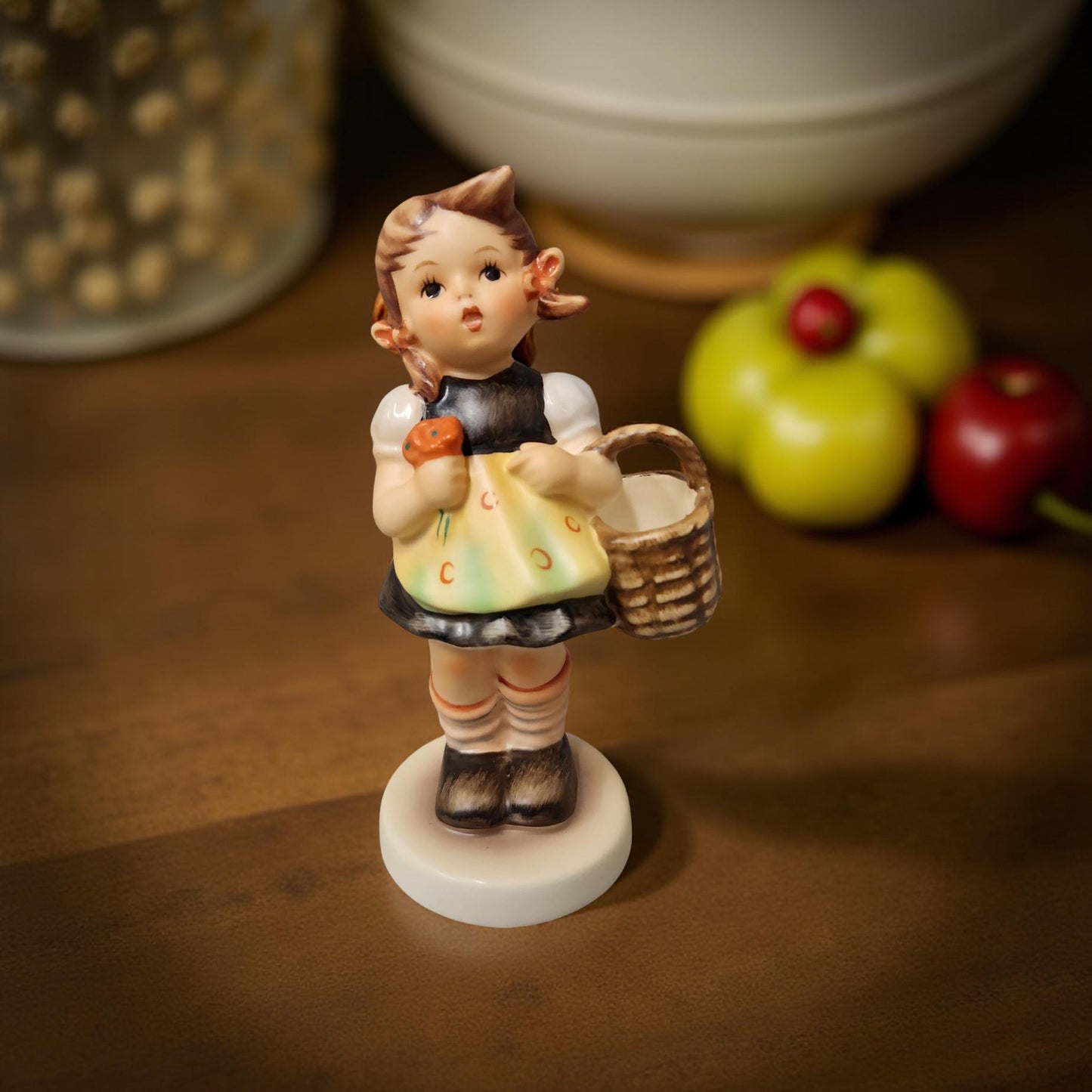 Hummel “Sister” Figurine – Model 98/2/0