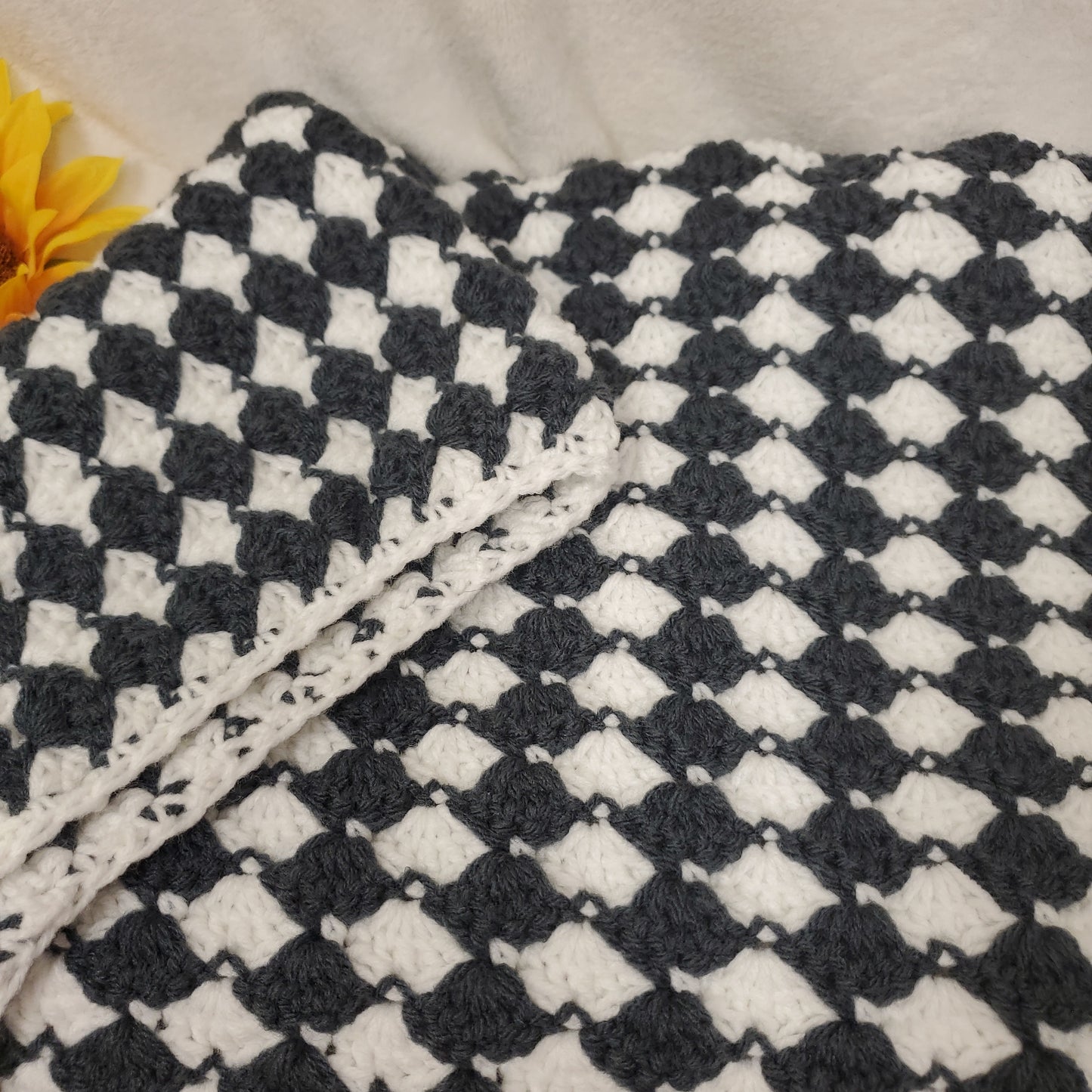 Charming Small Crochet Blankets – Perfect for Gifting! By FL