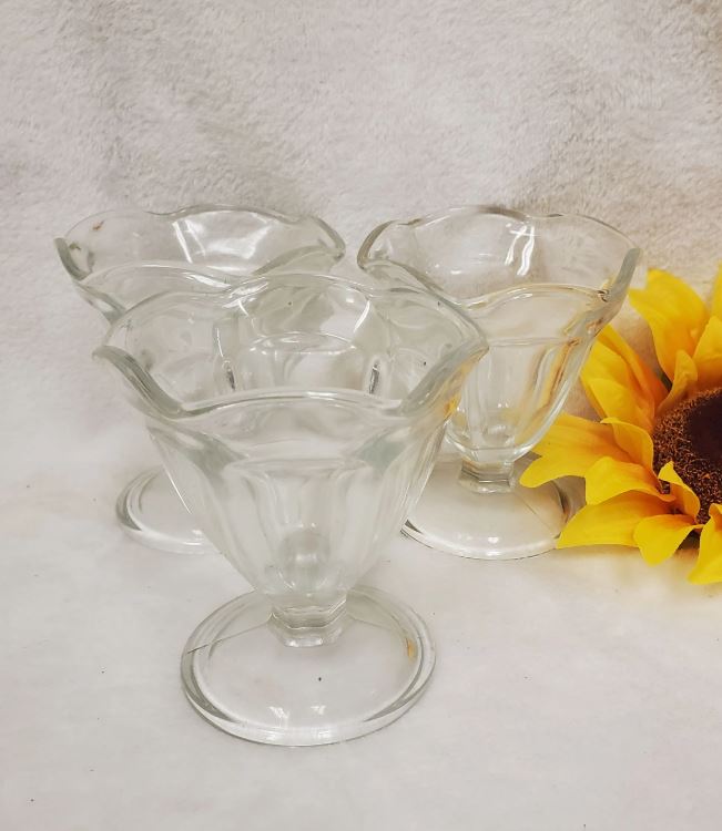 Elegant Sundae Glassware Set - Perfect for Parties & Family Fun