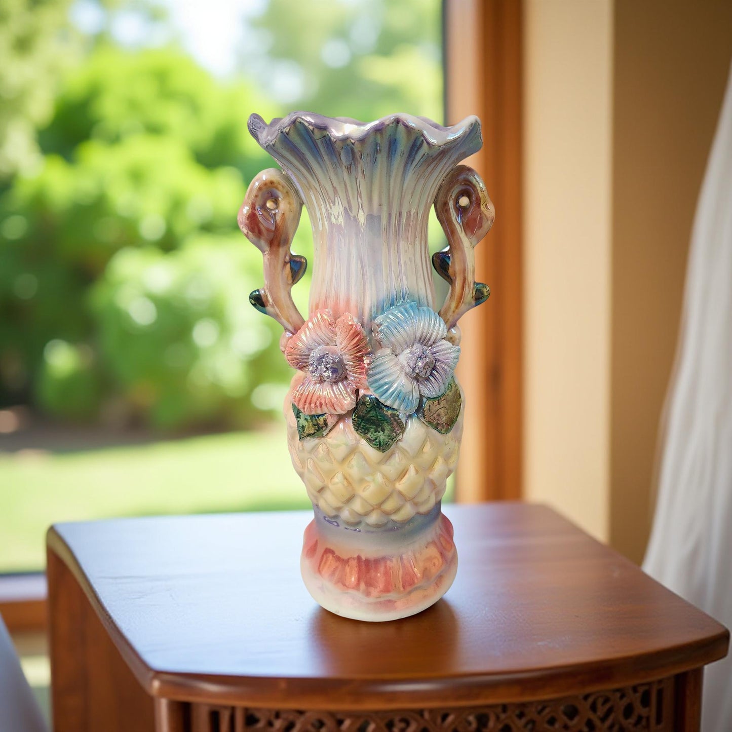 Elegant Greenbriar Pearlescent Vase - Vintage Home Decor