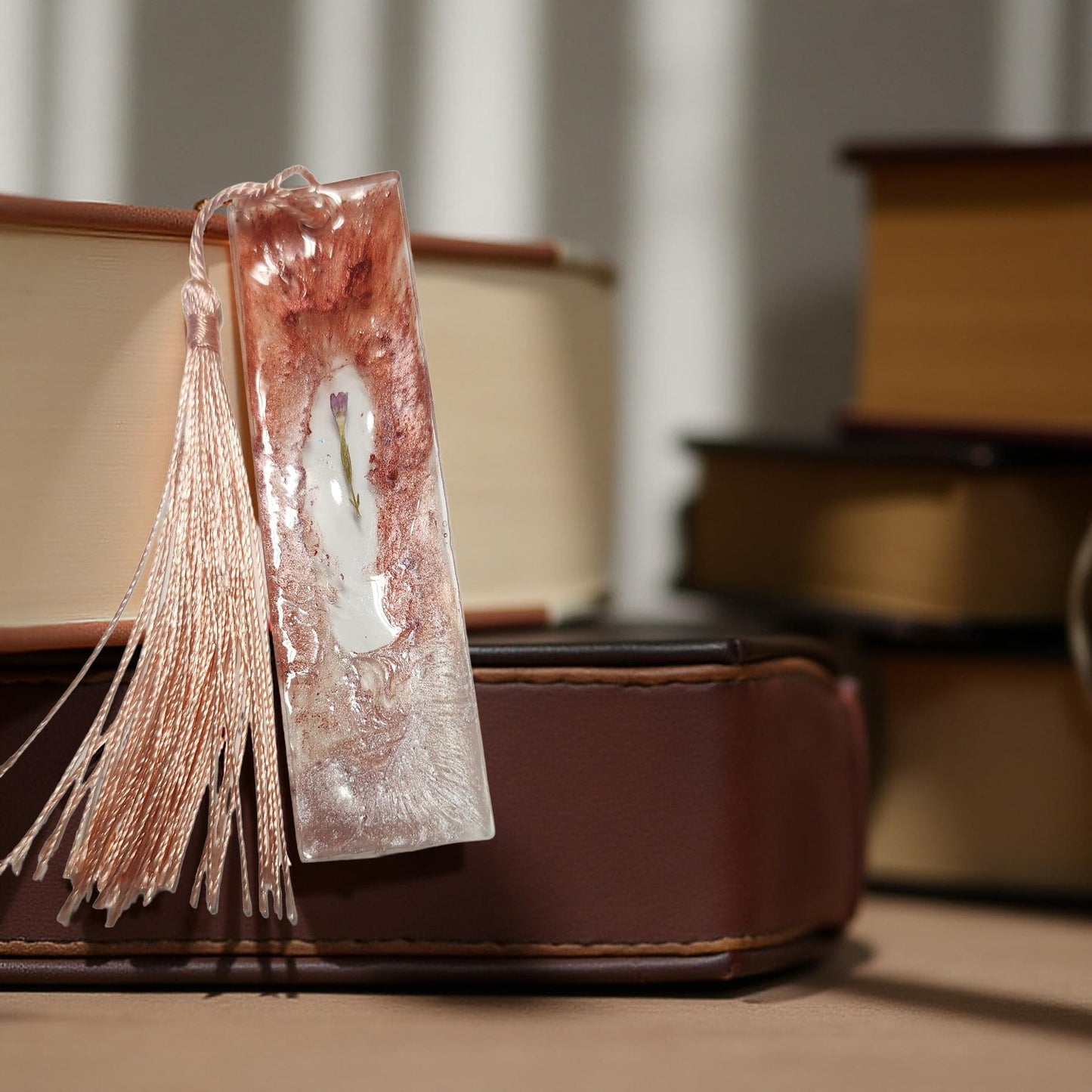 🌸 One‑of‑a‑Kind Resin Bookmark – Handmade with Beautiful Floral Designs