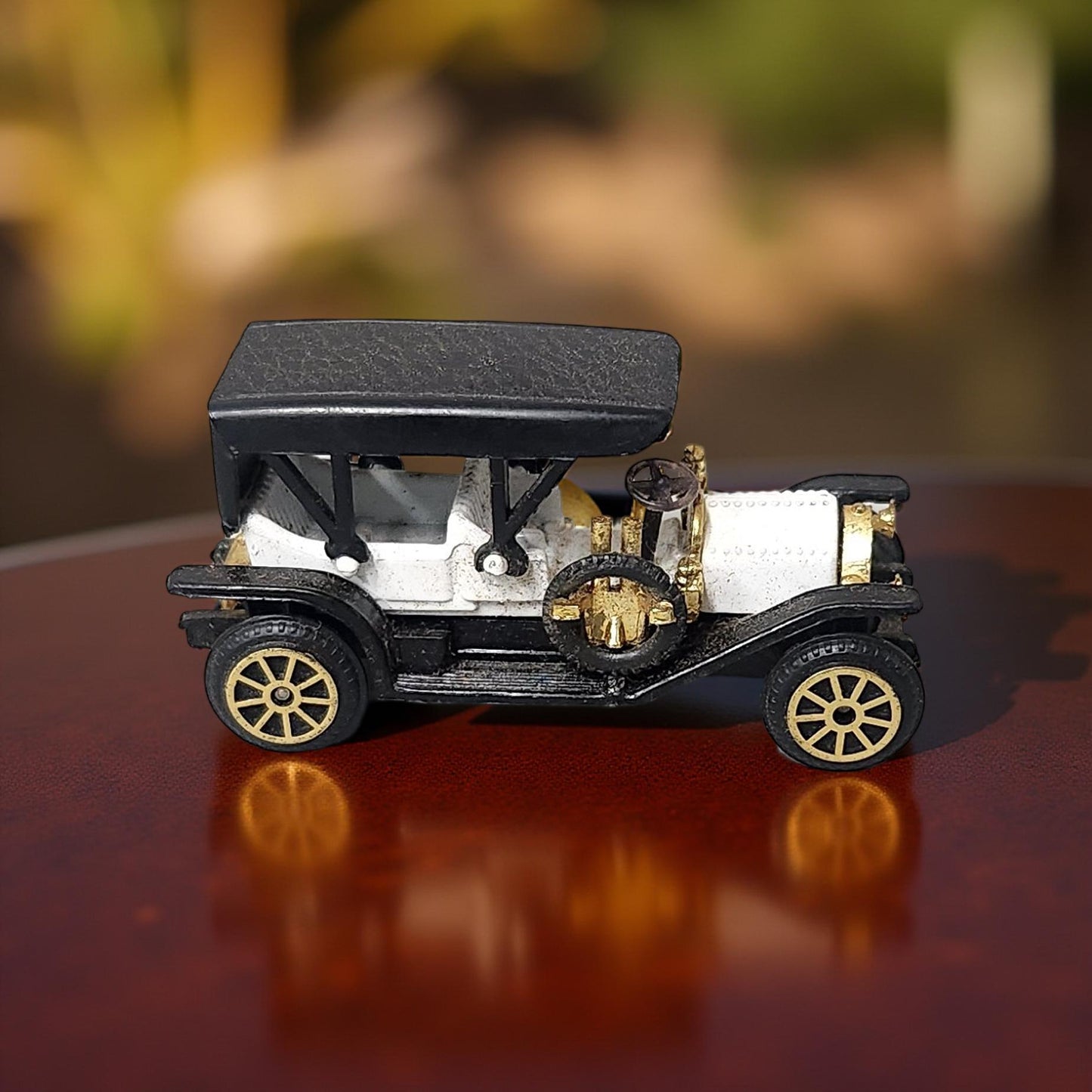 1910s Vintage Classic Model Car