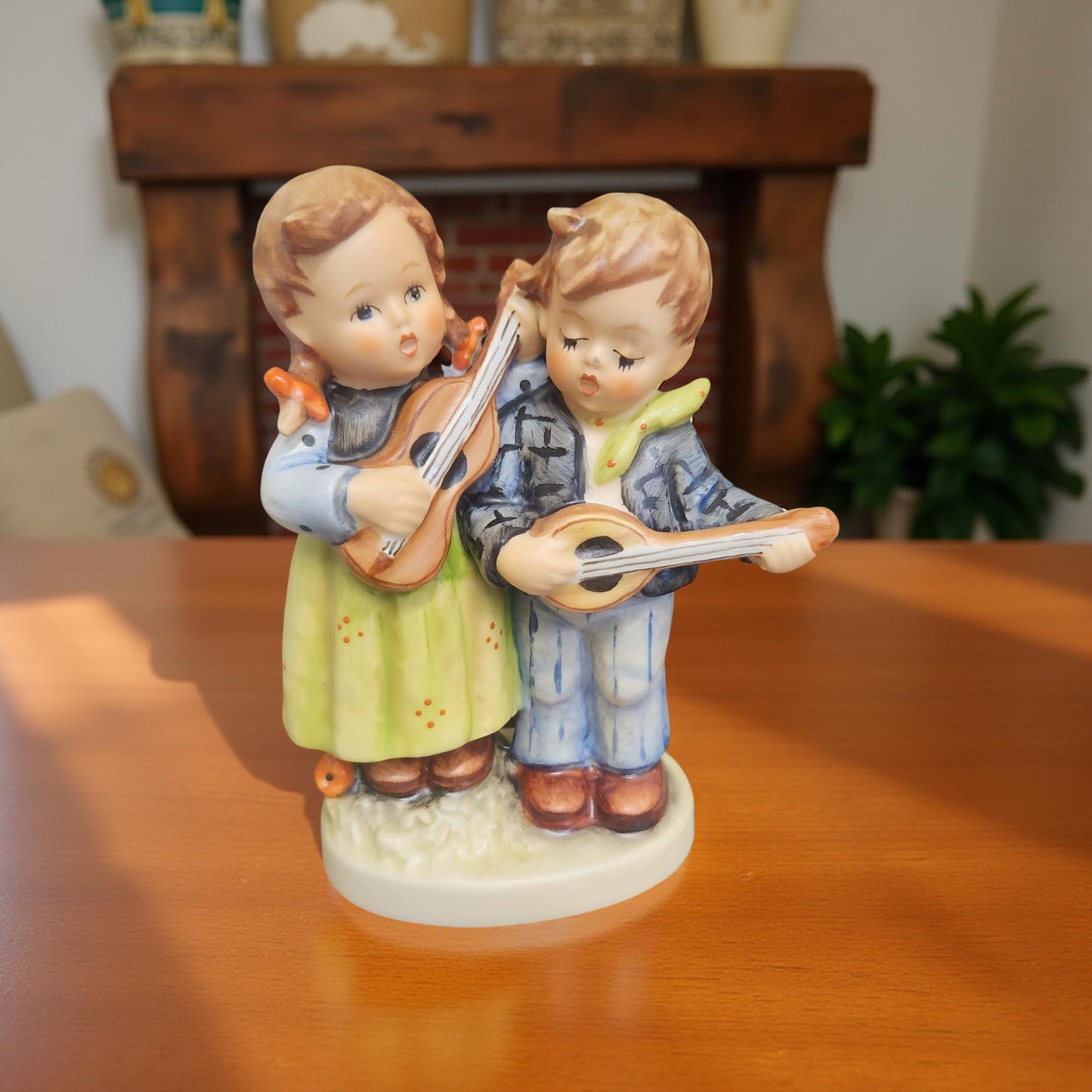 Hummel “Happy Days” Figurine – Model 150/2/0