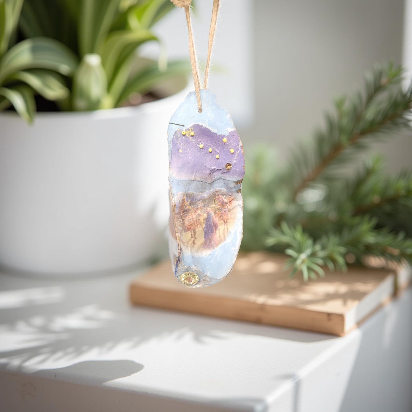 Christmas Oyster Shell - Decoupage Holiday Decor