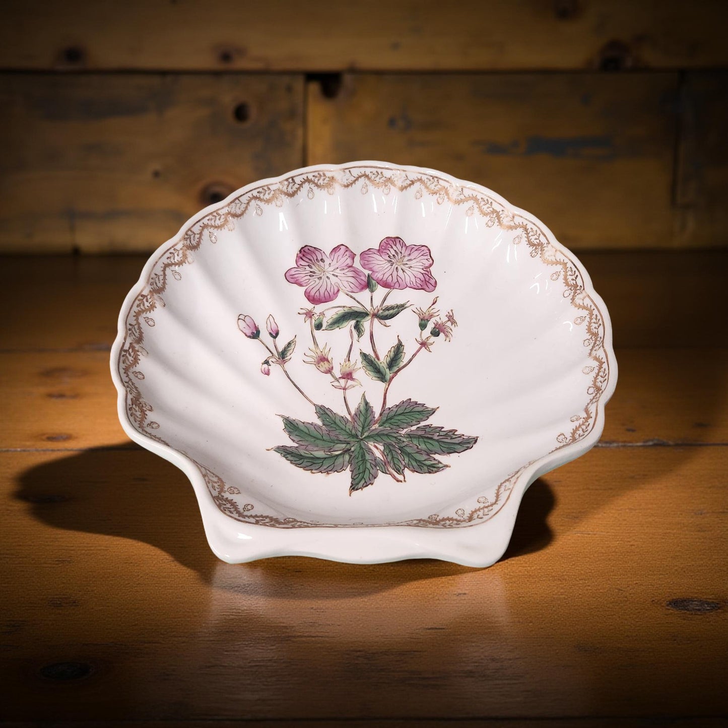 Wong Lee Vintage Decorative Seashell Plate