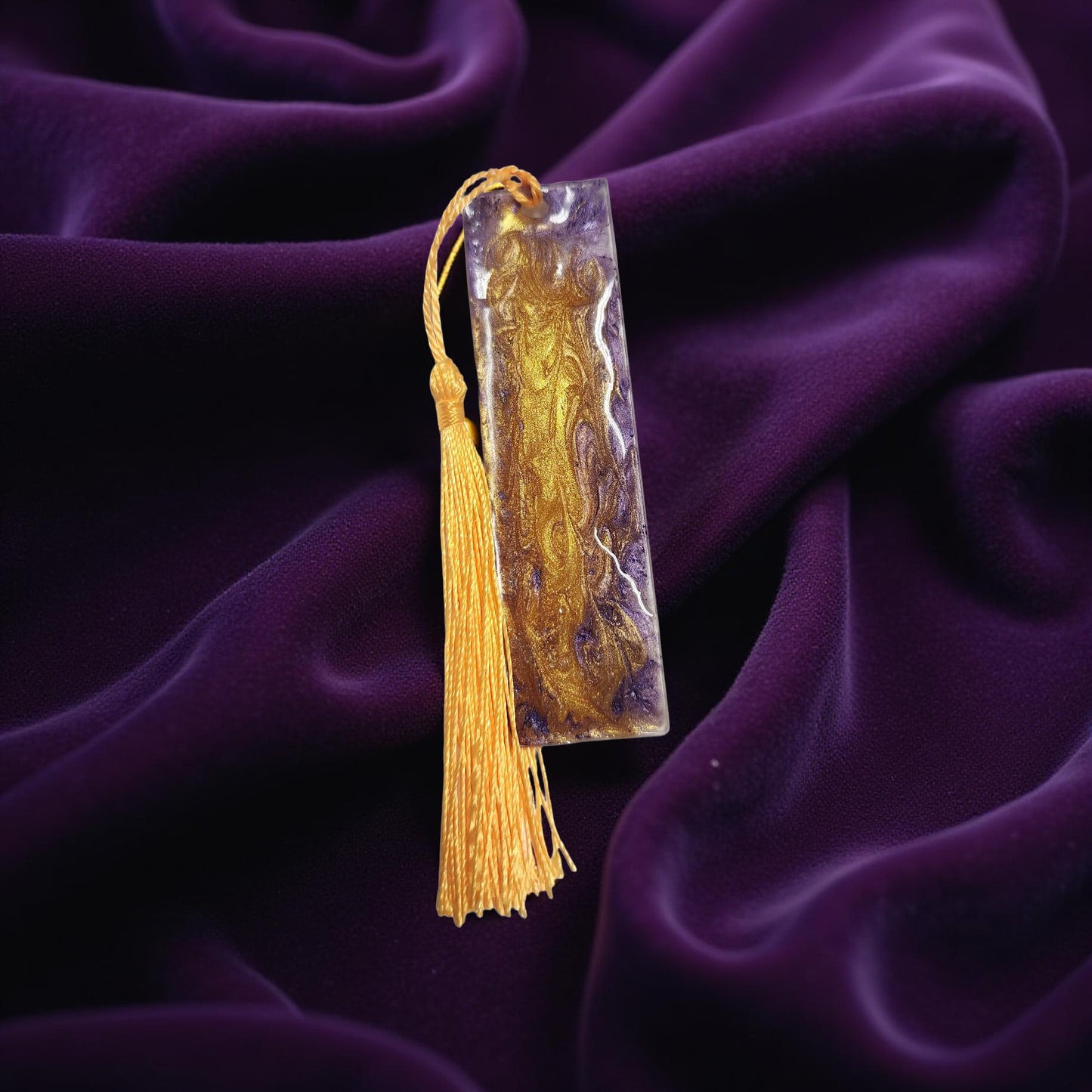 🌸 One‑of‑a‑Kind Resin Bookmark – Handmade with Beautiful Floral Designs