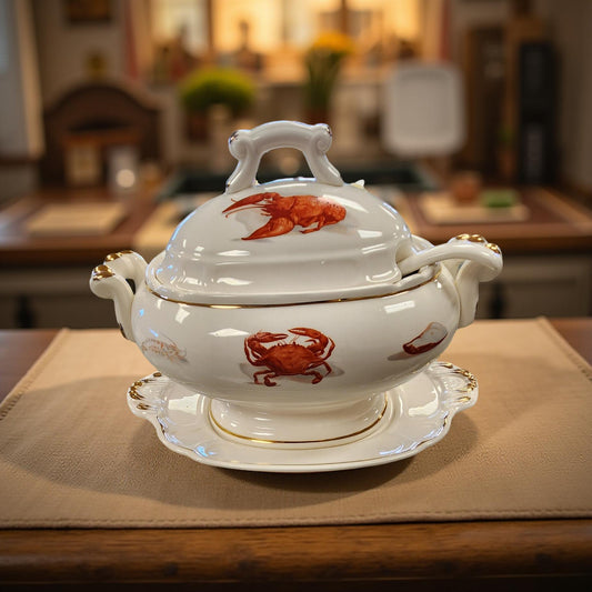 🍲 Louisiana Ceramic Tureen – Crab, Shrimp & Crawfish Design