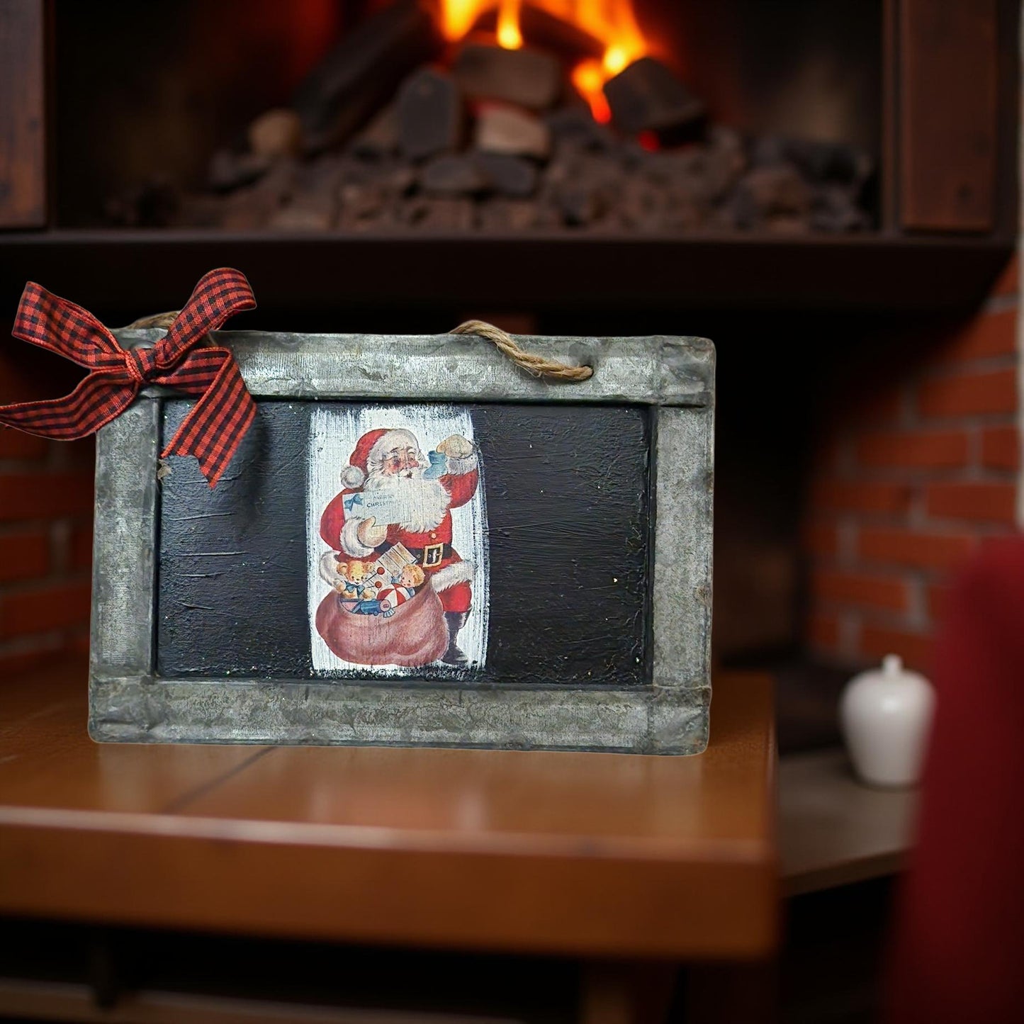 🎄 Tin-Framed Santa Hanging Art