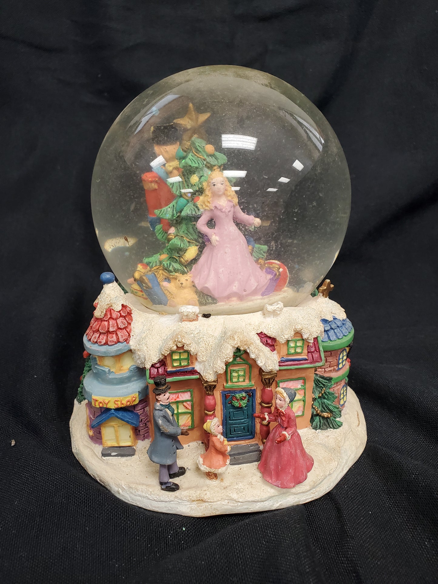 Sankyo 2004 "Nutcracker" Snowglobe Music Box