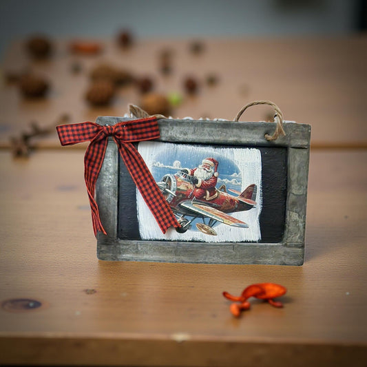 🎄 Tin-Framed Santa Hanging Art