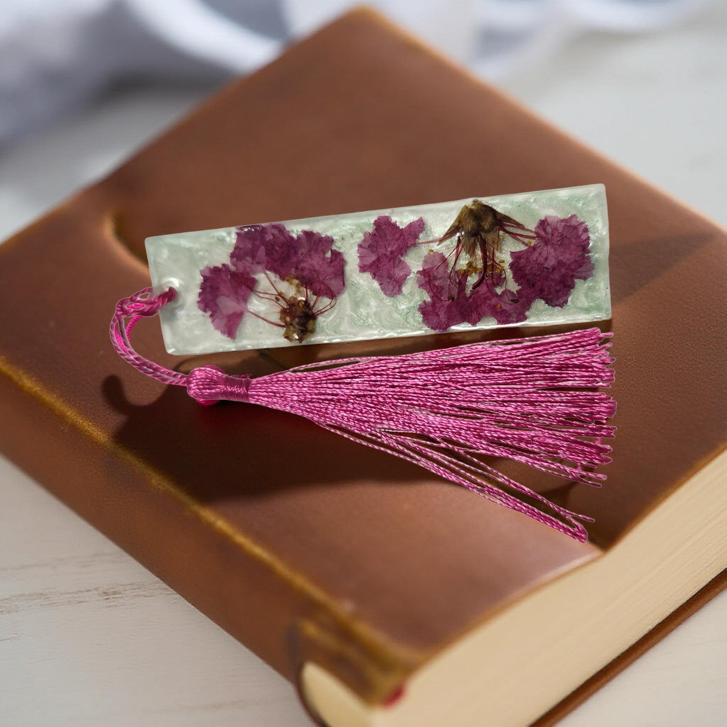 🌸 One‑of‑a‑Kind Resin Bookmark – Handmade with Beautiful Floral Designs