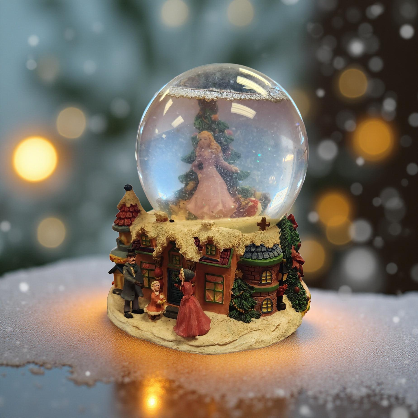 Sankyo 2004 "Nutcracker" Snowglobe Music Box