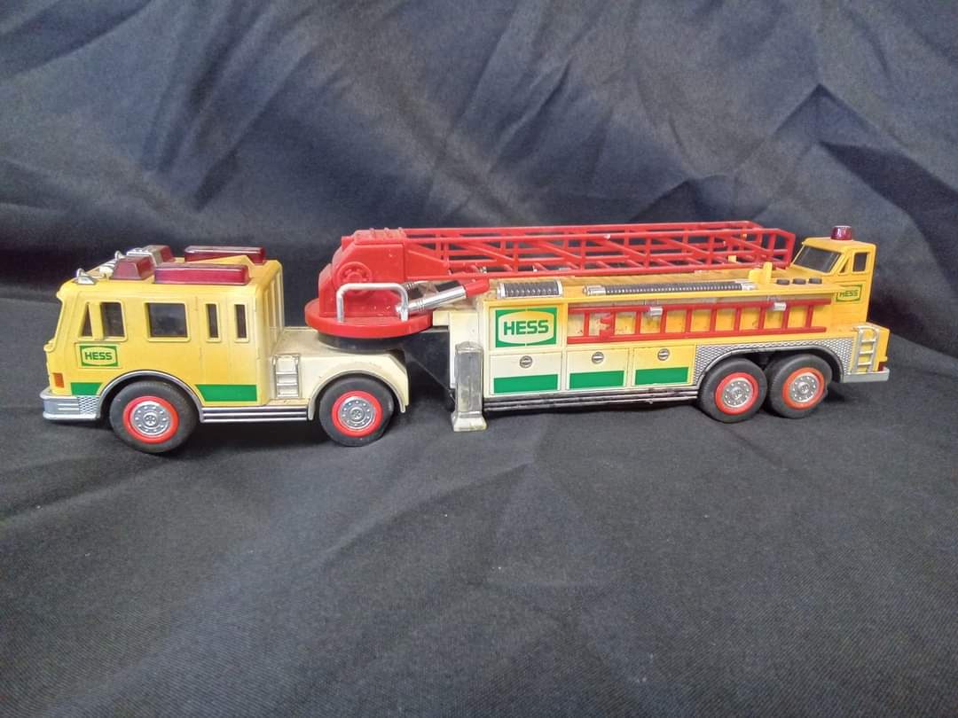 2000 Vintage Hess Fire Truck