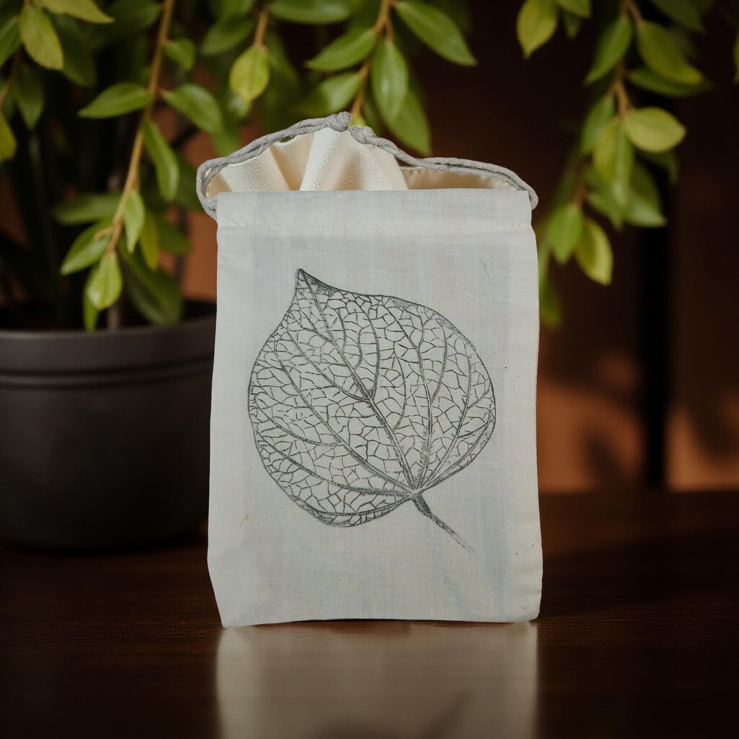 Festive Holiday Cloth Gift Bags - Reusable