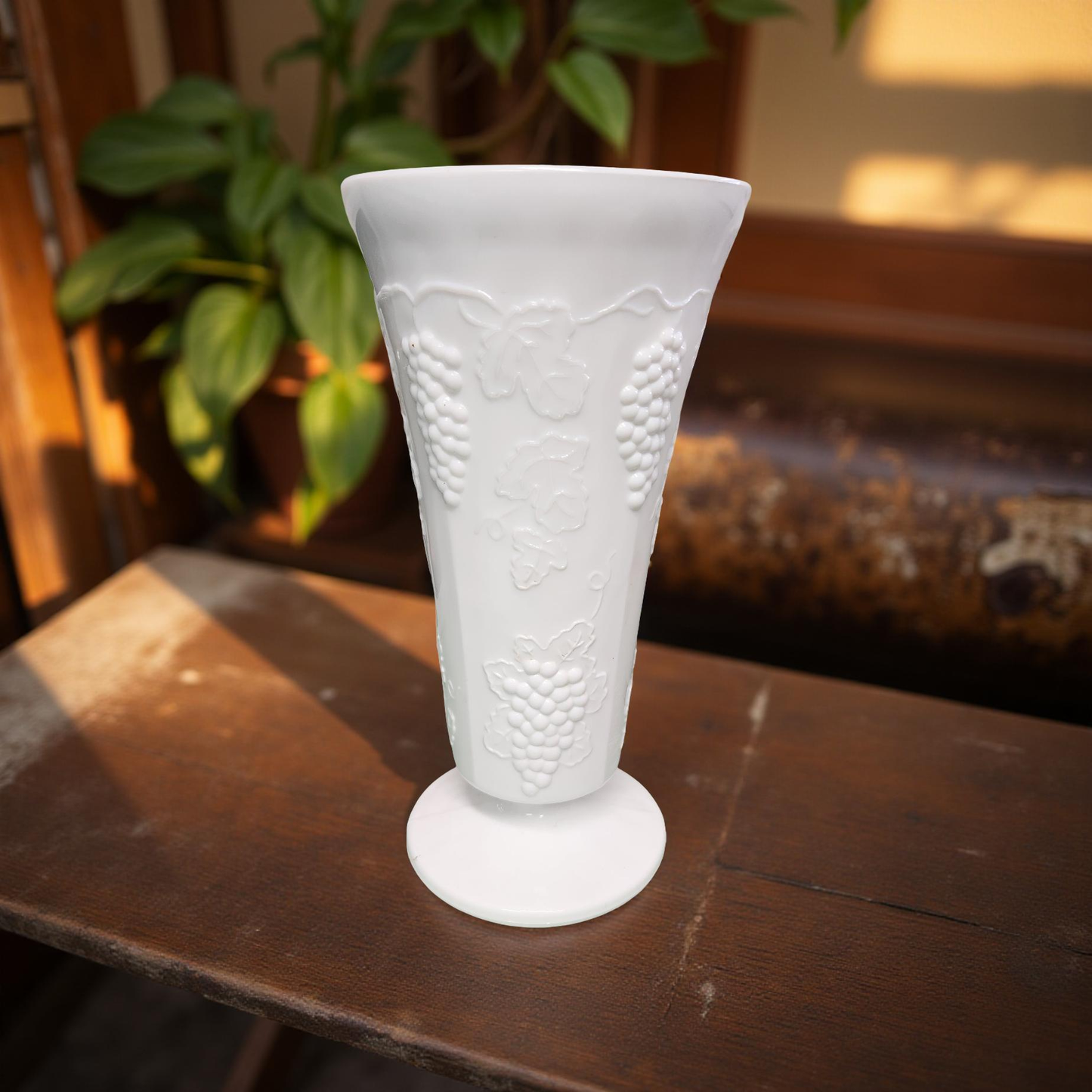 🍇 Colony Harvest Milk Glass Vase