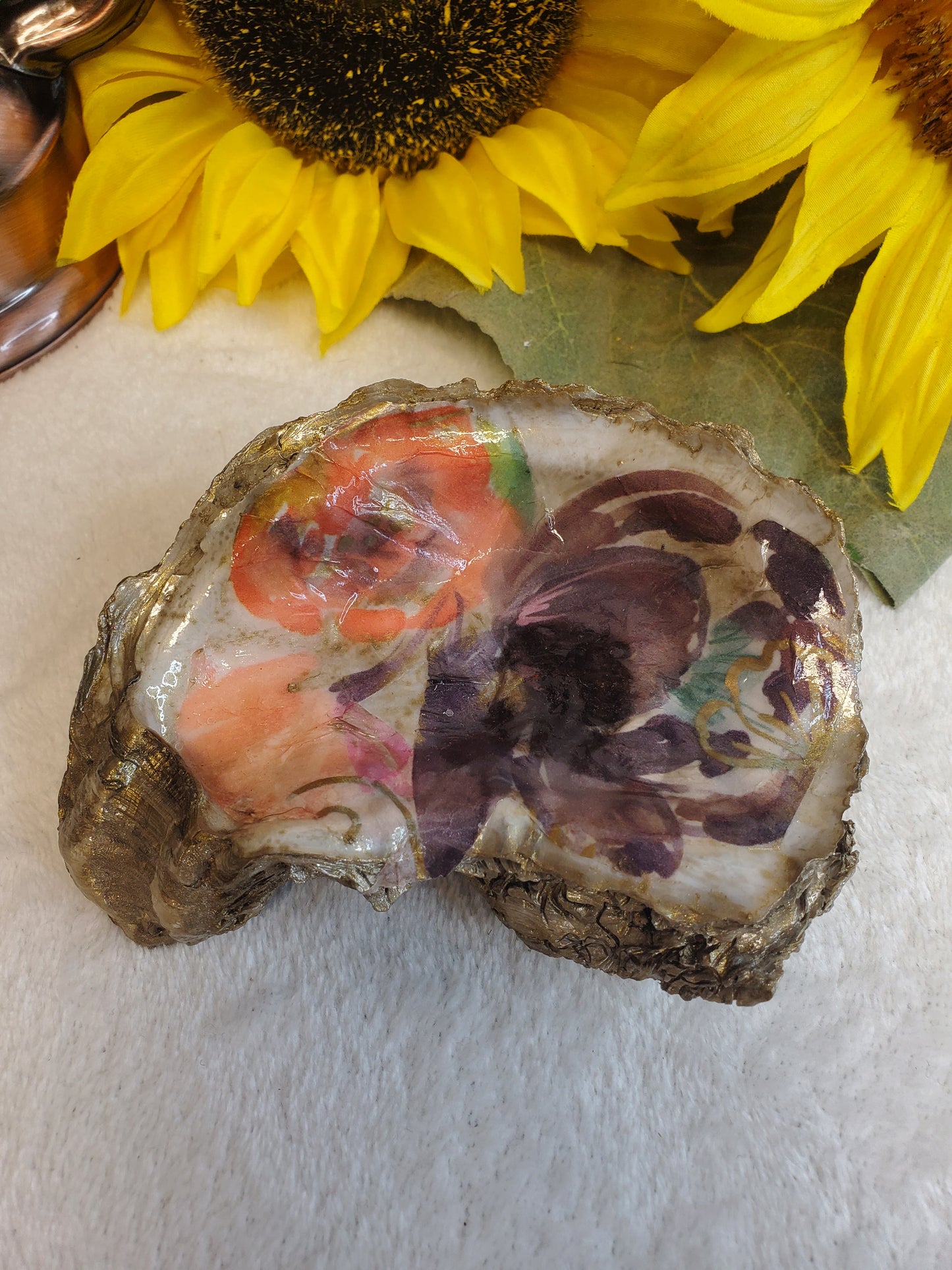 Floral Decorated Oyster Shells (FL)